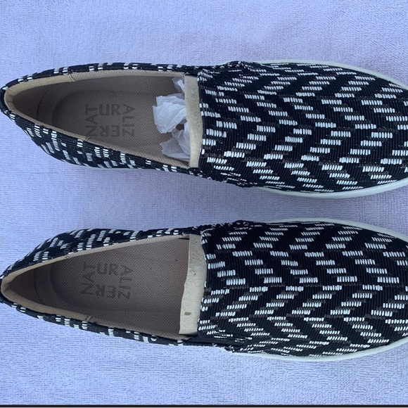 Naturalizer NWOB Casual Shoes - Picture 2 of 8